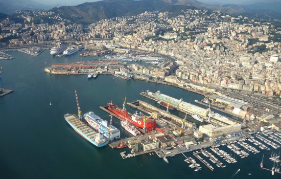 Aerial_view_-_Harbour_of_Genoa,_Italy_-_DSC01156